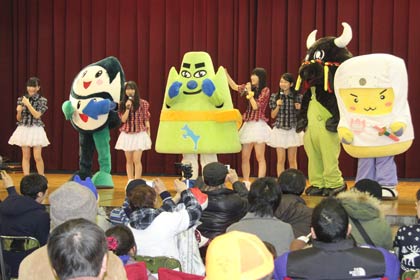 RYUTistと県内ゆるキャラの共演