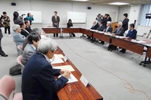 基幹病院整備の病院再編案は燕労災病院と厚生連三条総合病院を統合再編で結論、小池加茂市長は途中退席