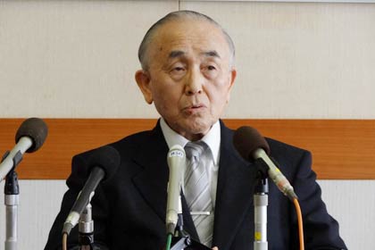 抗議声明を発表する小池加茂市長