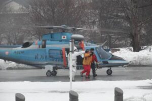 2日朝から粟ヶ岳で遭難していた男性が山中で2泊したものの無事に救出