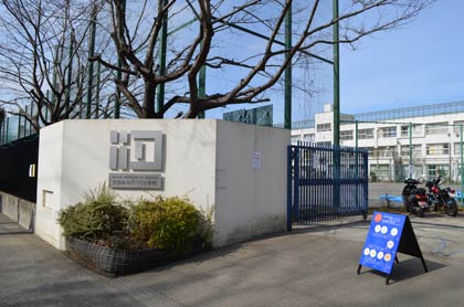 世田谷ものづくり学校の正門