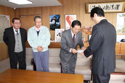  鈴木市長にも陳情書を提出