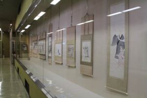 3月10日まで燕市分水良寛史料館で開かれている新春企画展「良寛を描くー近現代作家展ー」