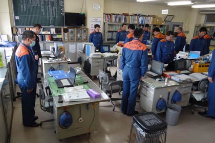東日本大震災からちょうど2年たった3月11日午後2時46分、三条市消防本部で黙とう