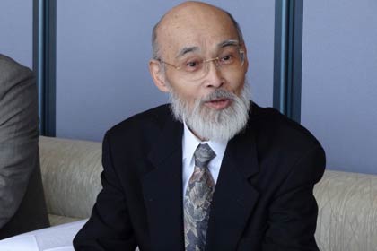 国定市長と話す佐竹さん