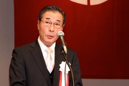  祝辞を述べる熊倉市議会議長