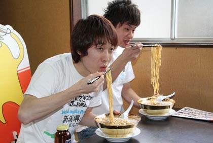最後に食べるラーメンは杭州飯店の背脂ラーメン