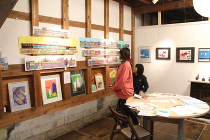 4月15日までNPO法人地域たすけあいネットワークで開かれているアールブリュット展