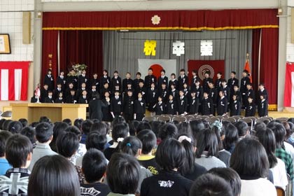 条南小学校で行われた卒業式