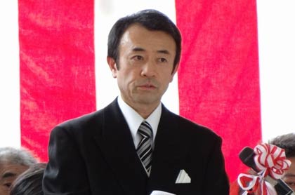 式辞を述べる星野校長