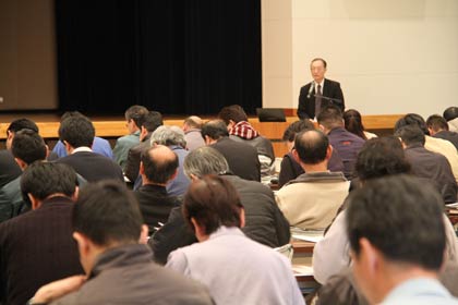 約140人もが参加した26日の燕市中小企業支援制度説明会
