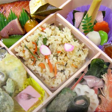 18の料理がぎっしり詰まった「きららん弁當」