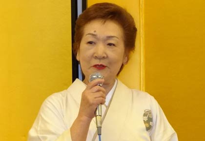 あいさつする五十嵐さん