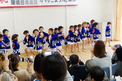 栄中央保育所年長児の遊戯