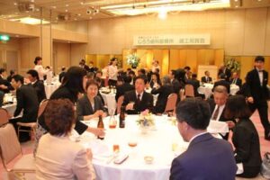 7日開かれた「じろう歯科診療所」の竣工祝賀会