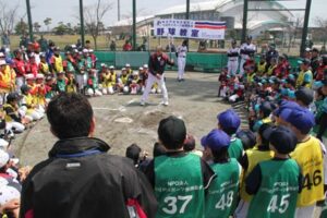 ことしも燕市で行われた東京ヤクルトスワローズOBによる少年野球教室