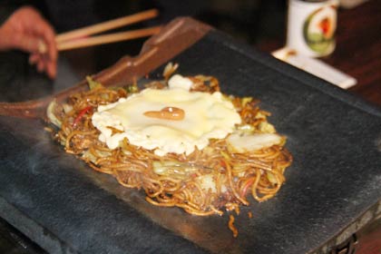 ことしの目玉の瓦焼きそば