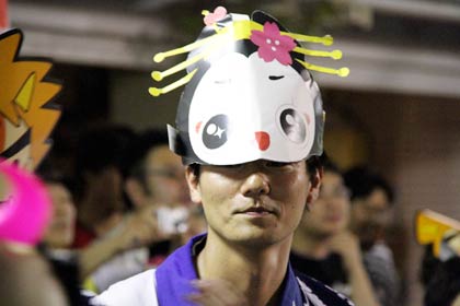 2011年7月16日、分水まつりの仮装盆踊りに「きららん」の面をかぶって参加
