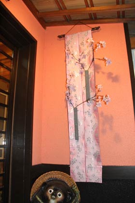  玄関先にもキルト作品