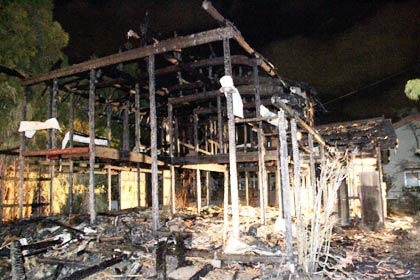 下粟生津地内の火災現場