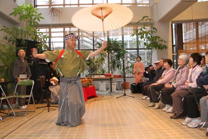 三条市保内公園で開かれた2013春爛漫さくらコンサート