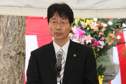 大河津分水慰霊式協賛会会長の鈴木燕市長