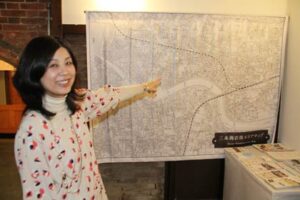 「みんくる」が三条のまんなかの店から付せんで情報を発信してもらう「三条商店街エリアマップ」を設置