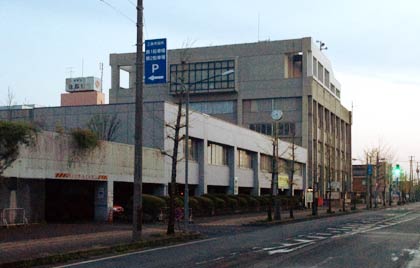 フリースポットサービスを開始した三条市役所三条庁舎の第一庁舎
