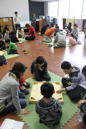 盛り上がったカロム大会
