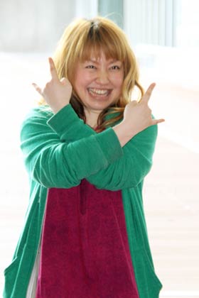 「自分が楽しみたいからやってるだけ」と話す捧さんはちゃめっけもたっぷり