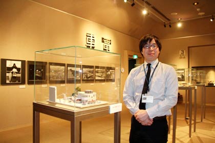 26日まで燕市産業史料館で開かれている「捧武写真展～電鉄のある風景」
