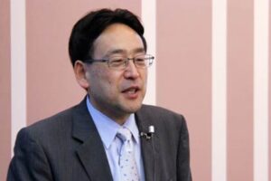 燕商工会議所でコメンテーターで『デフレの正体』でもおなじみの藻谷浩介さんによる経済講演会、120人が参加