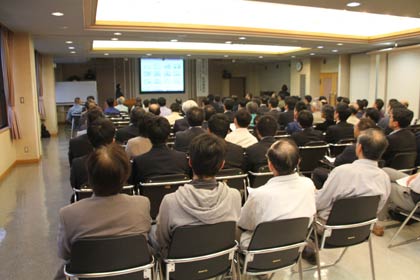 120人が来場した