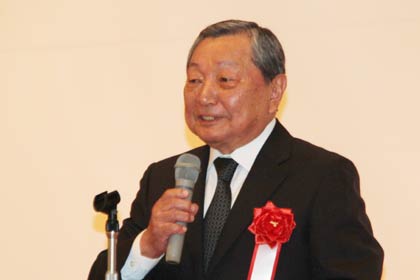 山崎後援会長のあいさつ