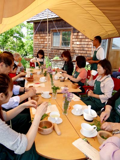  燕市・ハーブ&ナーセリー「ハーベスト」で行われた「燕三条『畑の朝カフェ』」