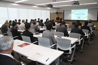 衣笠球団社長を講師に燕市の月例政策研究会