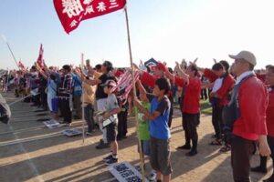 三条凧合戦は20の凧組が競い、最高得点優勝は白組の東三条五月会、赤組の最高得点は嵐南組