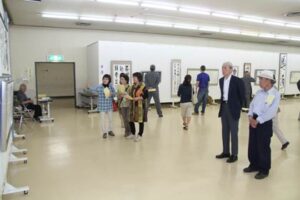 7日開幕した第14回三条美術協会展