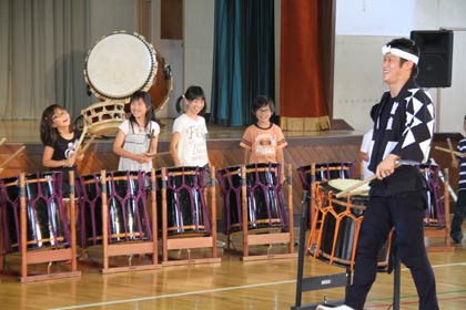 児童16人とワークショップ