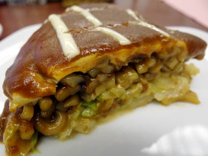 「春キャベツ」をたっぷりと使ったデイリーランチのメーンは、春キャベツの焼きカレーラーメン