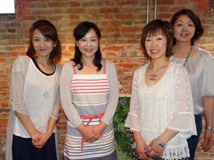 左から「Dear Flowers」の松永章子さん、「ラ・キュイエール・トモ」の高橋知子さん、「ダイアナ・ピース」の上山千鶴さん、「みまつ」の松永よし子さん