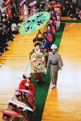  最優秀賞・植木元さんの「分水おいらん道中」
