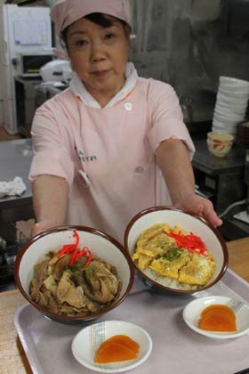道の駅国上の「味処　花てまり」の新メニュー、丼物