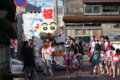月潟まつりの子ども行列