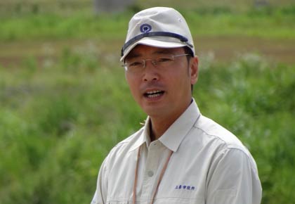  あいさつする国定市長