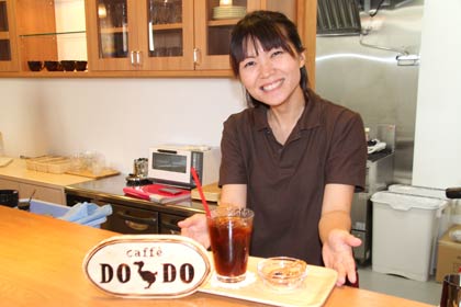 1日から「みんくる」に出店している「caffe DO＊DO」の本田さん