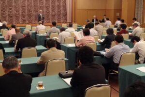 県央医師会応急診療所現況報告会で加茂市長の議会での発言などに反論、加茂市にも応分の負担を求めていることをアピール