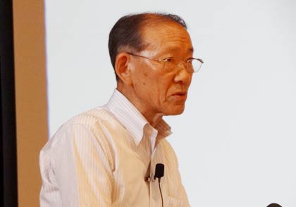 講演する河渡病院の和泉院長