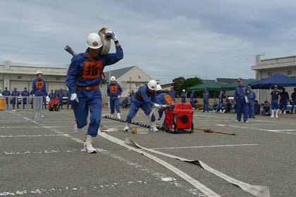 21日開かれた第7回三条市長杯争奪三条市消防団小型ポンプ操法競技会