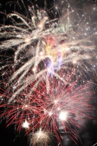28日、大河津分水路で行われた燕大花火大会